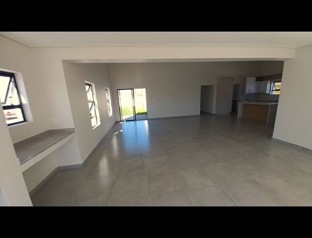 3 BEDROOM HOUSE FOR SALE IN BRITANNIA BEACH ESTATE